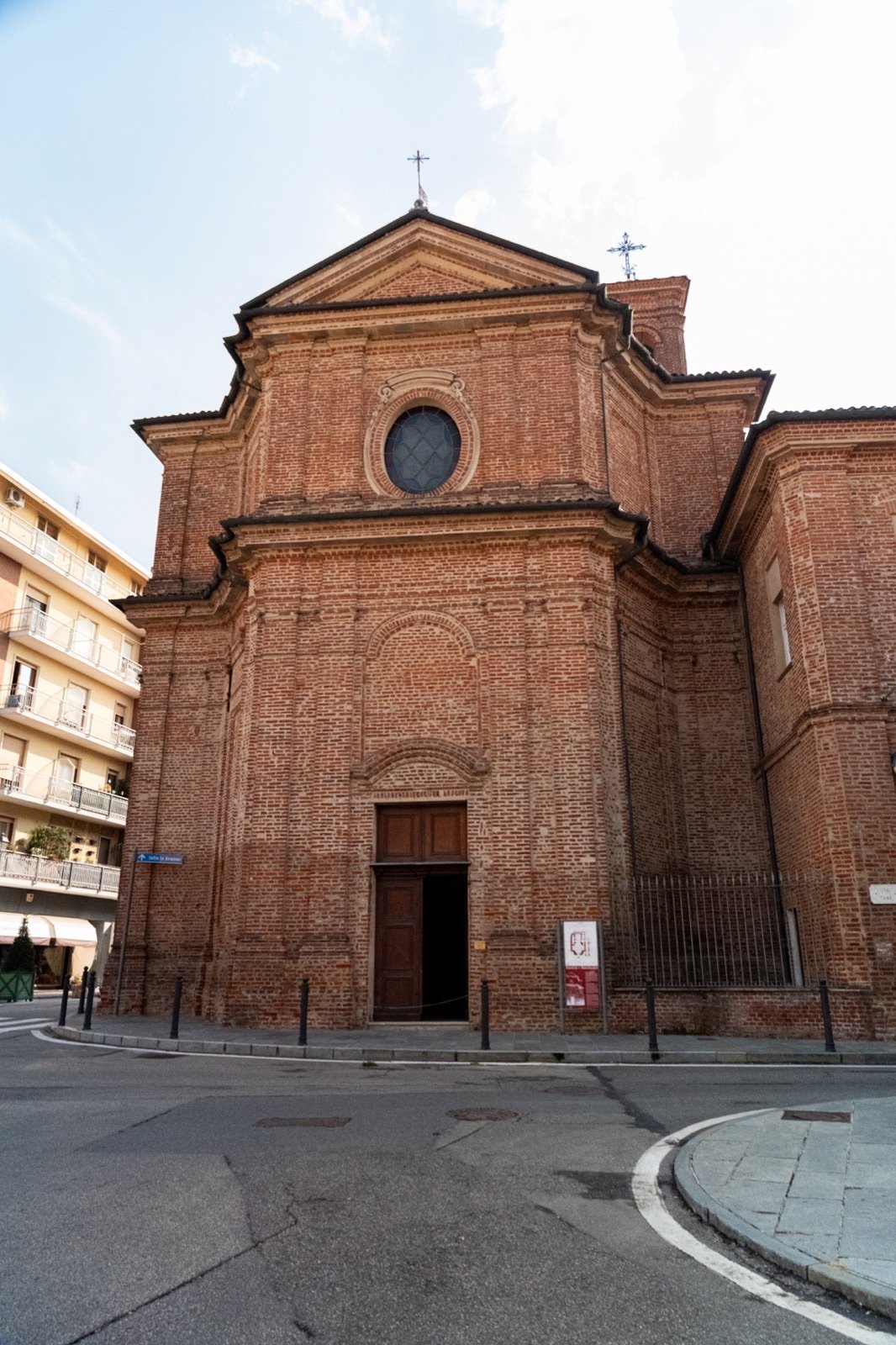 Esterno della Chiesa delle Orfanelle a Chieri
