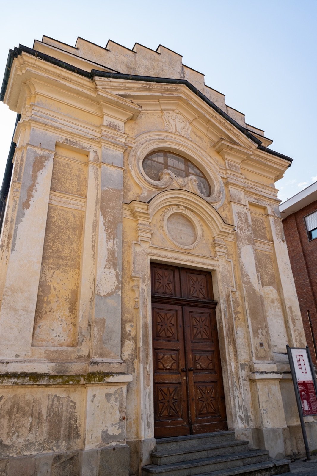Esterno della Chiesa di Santa Lucia a Chieri